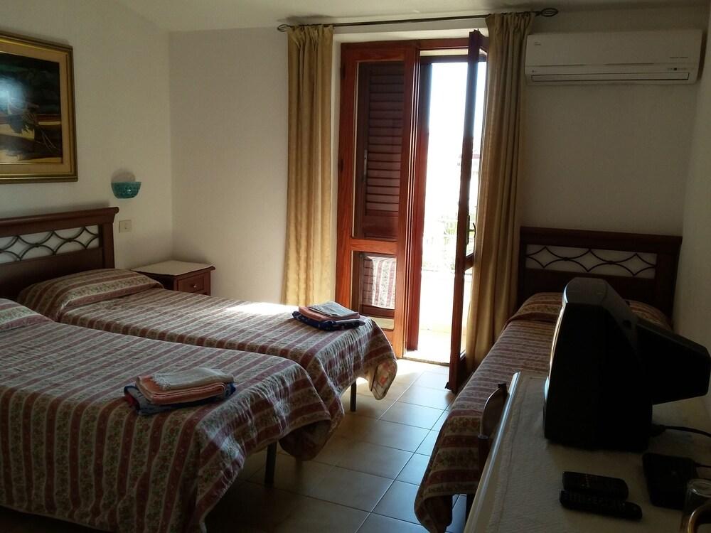 Scano Comfort Inn Санта Тереза Галура Екстериор снимка