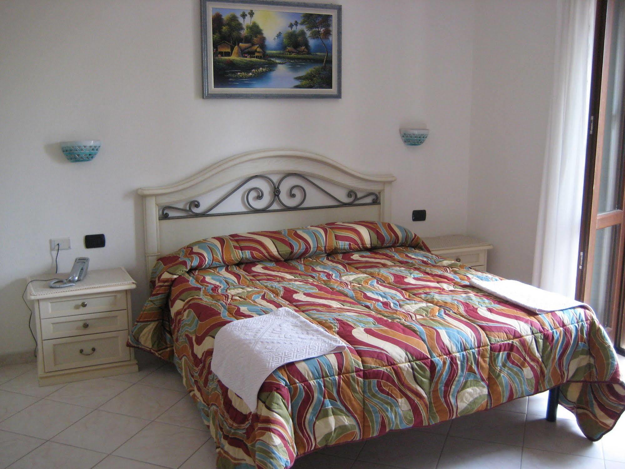 Scano Comfort Inn Санта Тереза Галура Екстериор снимка