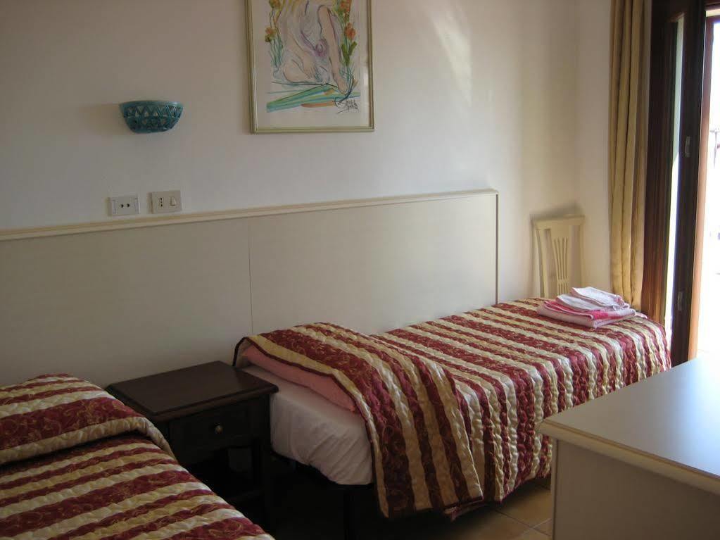 Scano Comfort Inn Санта Тереза Галура Екстериор снимка